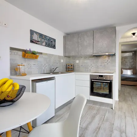 In Blue Logaras Hébergement de vacances Piso Livadi