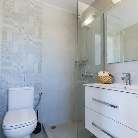 In Blue Logaras * Piso Livadi