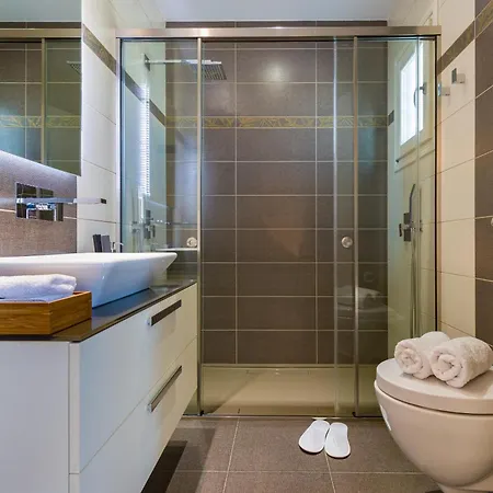 In Blue Logaras * Piso Livadi